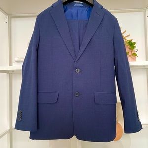 Izod boys suit in size 10/12